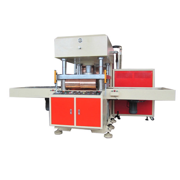 油壓式半自動(dòng)PET包裝盒壓痕模切機(jī) 油壓式半自動(dòng)PET包裝盒壓痕模切機(jī)