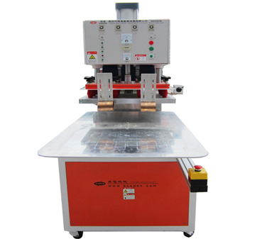 轉(zhuǎn)臺(tái)式吸塑包裝熔接機(jī)A-10KW 轉(zhuǎn)臺(tái)式吸塑包裝熔接機(jī)A-10KW